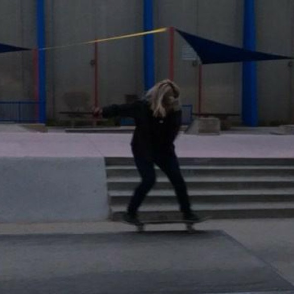 Meet your Posher, Edith - Picture 4 of 5